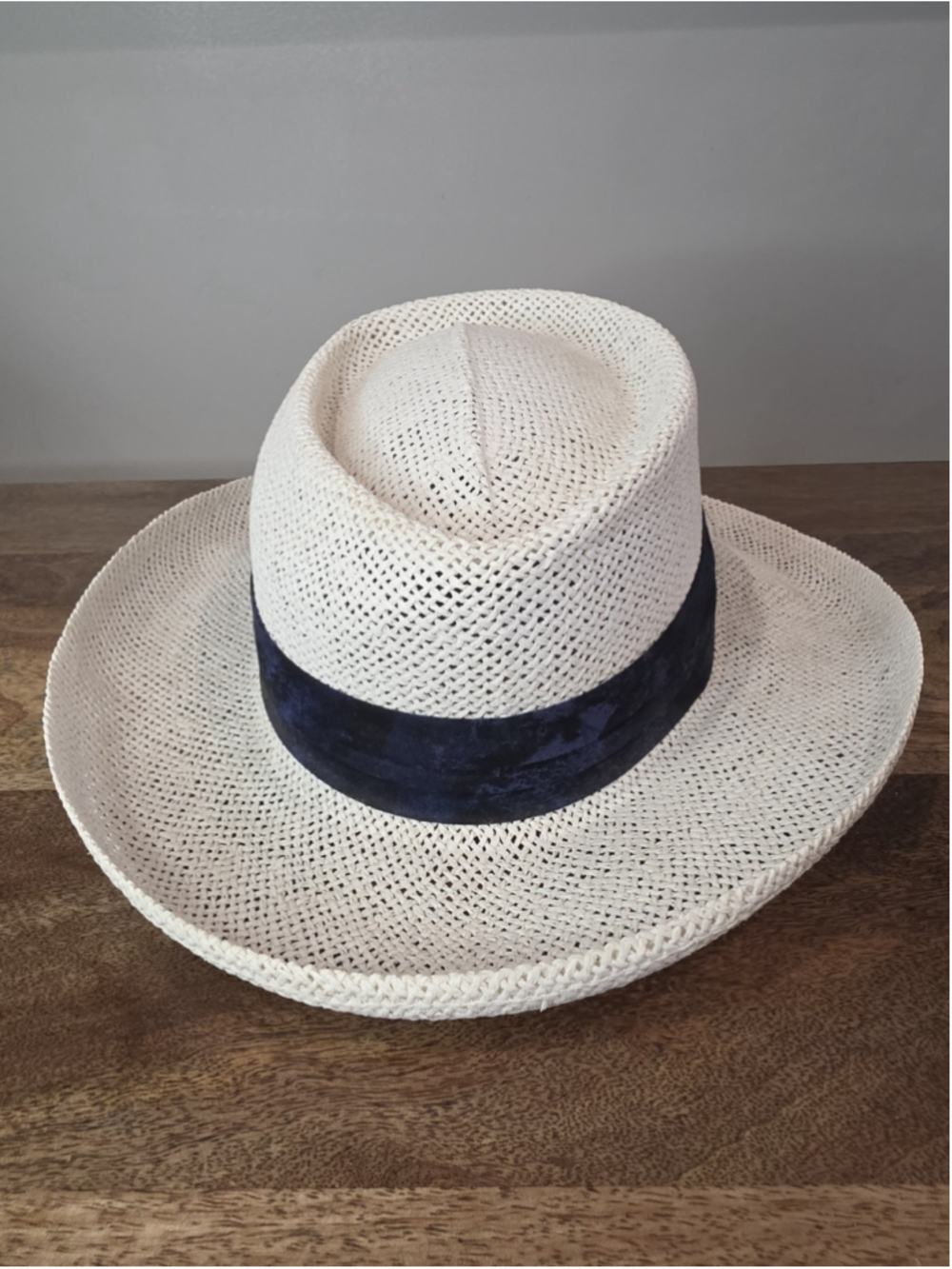 Bailey USA Straw Panama Style Hat Ivory Wide Brim Navy Band Sz L Vacation Golf